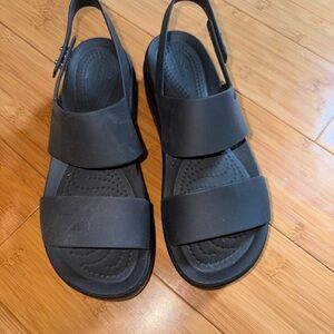 Crocs Women's Brooklyn Low Wedge Platform Sandal